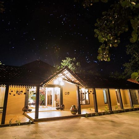Vannraj Resort And Spa Khawāsa Buitenkant foto