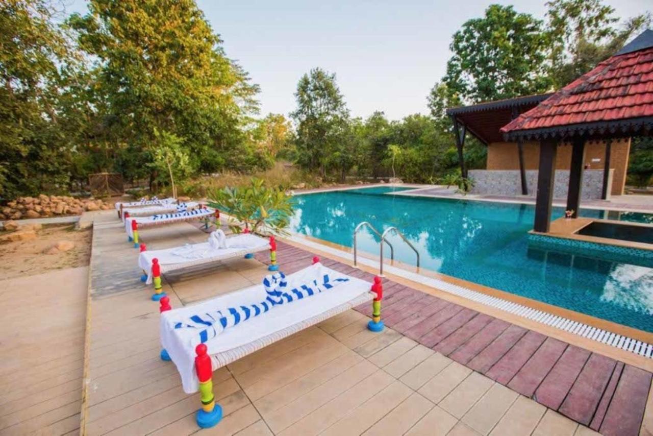 Vannraj Resort And Spa Khawāsa Buitenkant foto