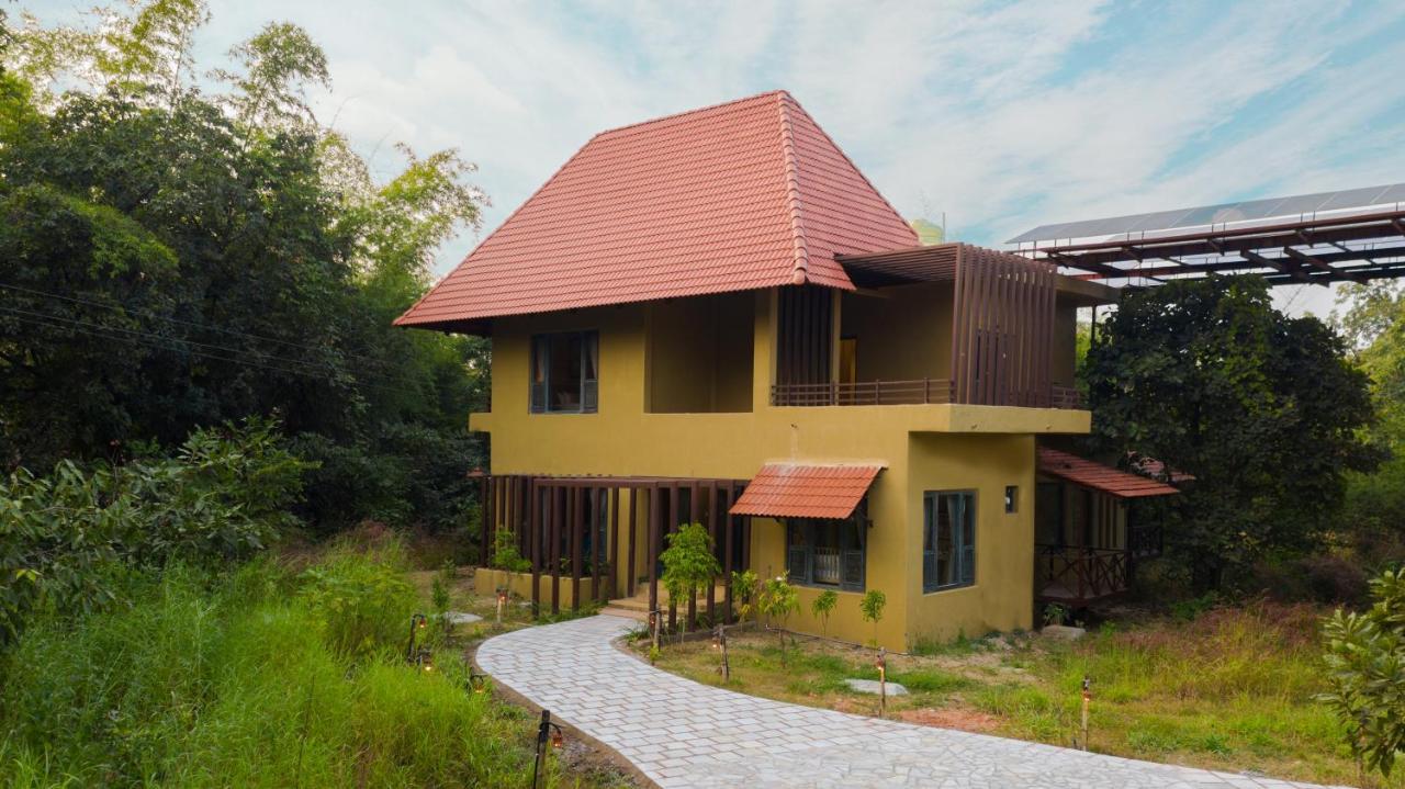 Vannraj Resort And Spa Khawāsa Buitenkant foto