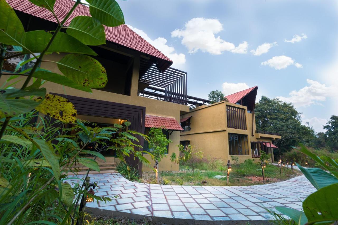 Vannraj Resort And Spa Khawāsa Buitenkant foto